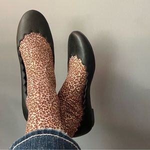 Steve Madden Black Scalloped Flats